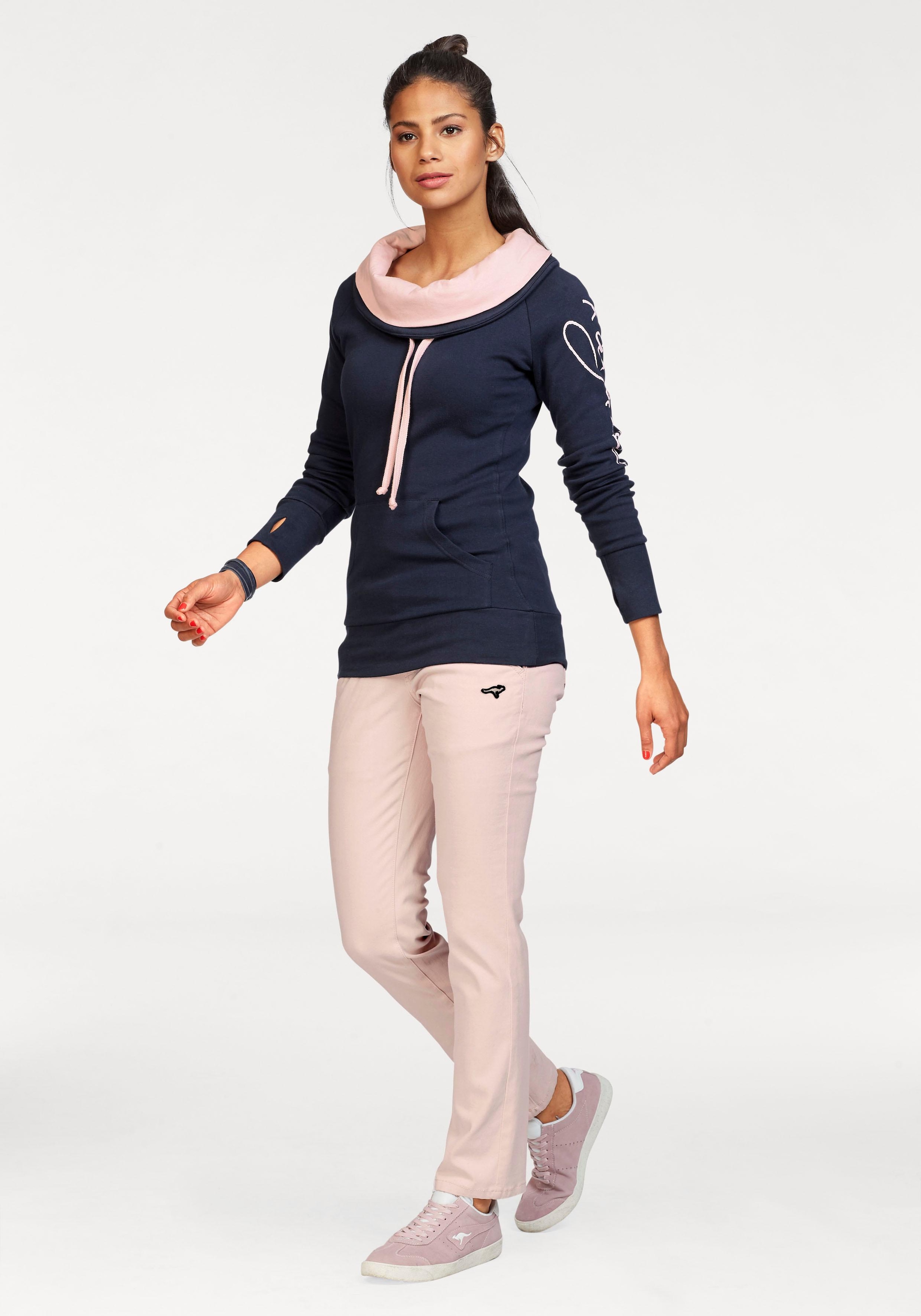 KangaROOS Longsweatshirt , figurbetonter Schnitt,  mit stylischem Logodruck