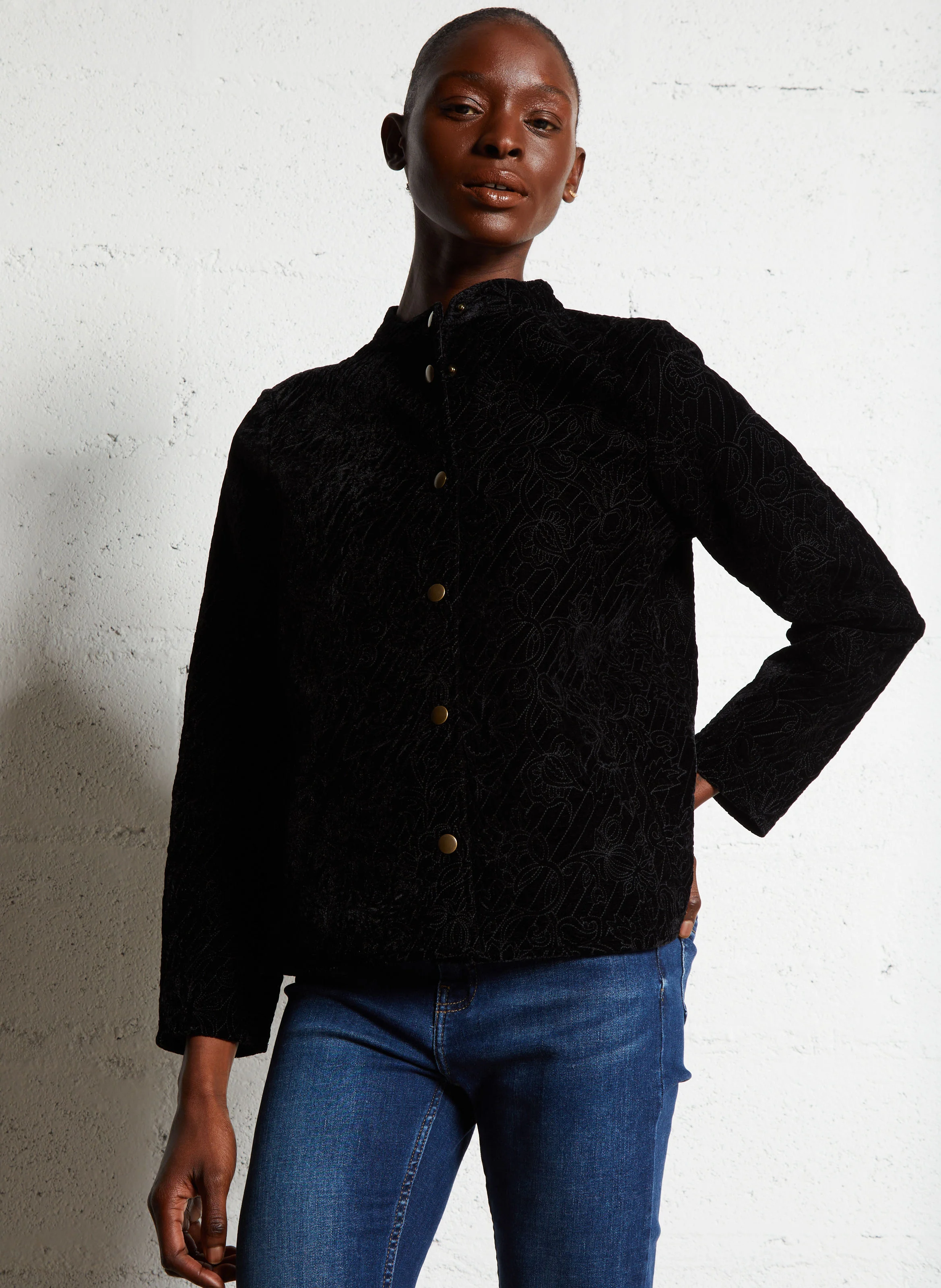 SERENA - Veste courte brodée effet fourrure | Noir