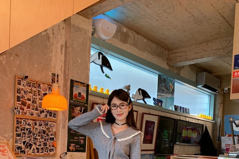 Trendycas - Gebreide top met lange mouwen en kraag / Mini geplooide rok