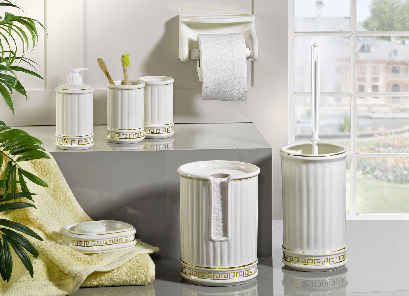 Handgefertigte Badezimmer-Accessoires aus Keramik