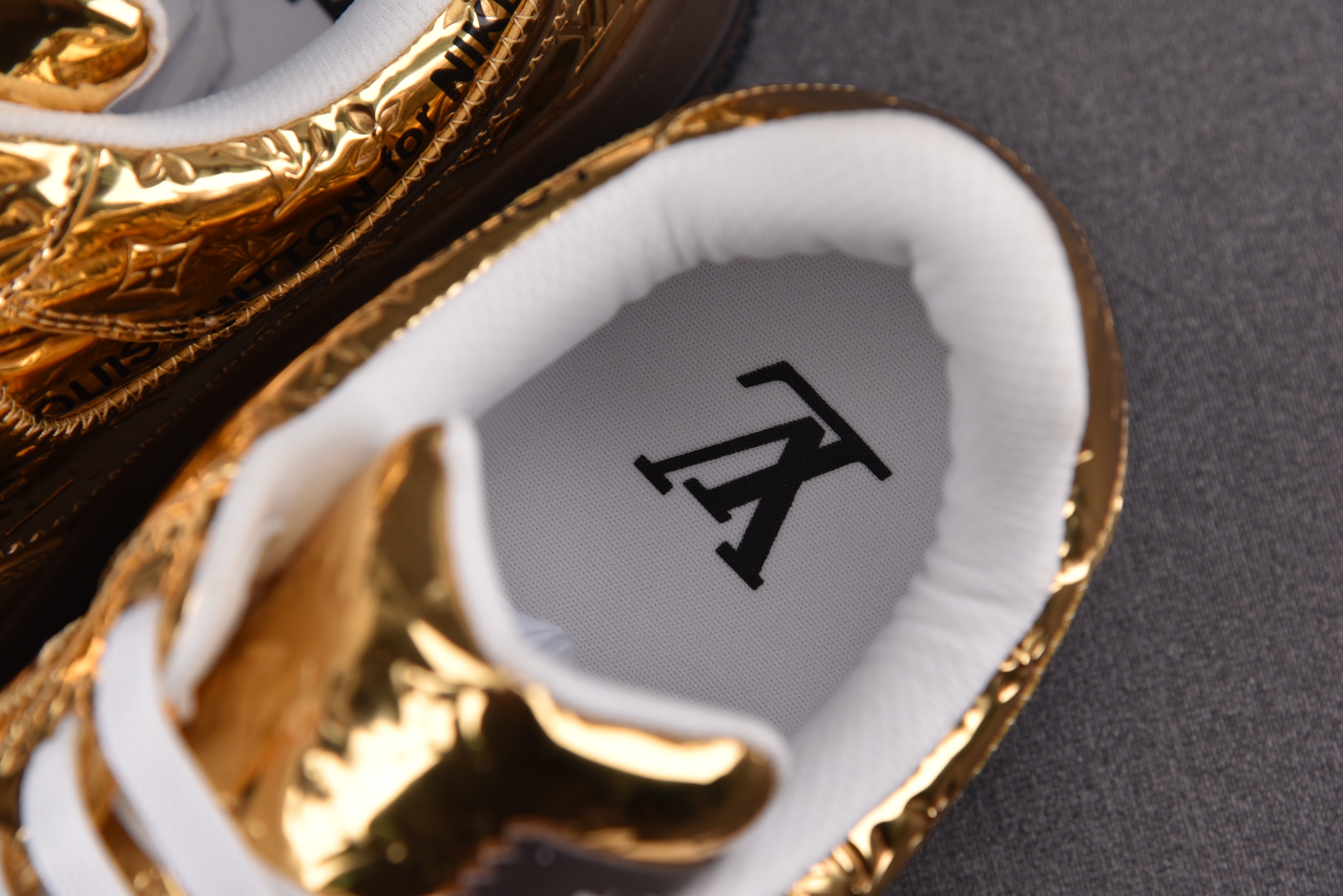 Nike Air Force 1 Low Louis Vuitton Gloden (Be careful about the size!!)