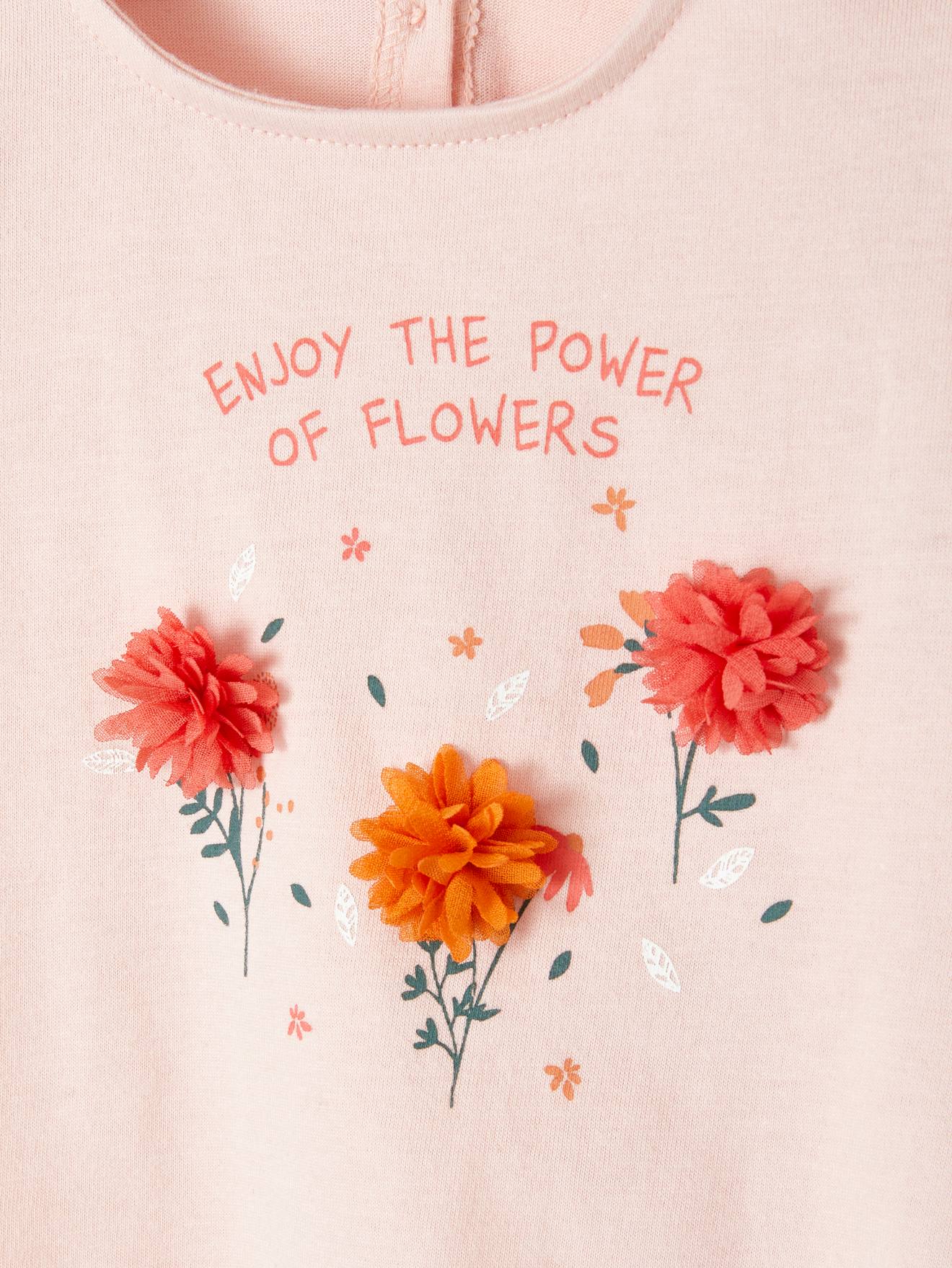 Camiseta infantil com estampa floral em relevo, rosa claro, lisa.