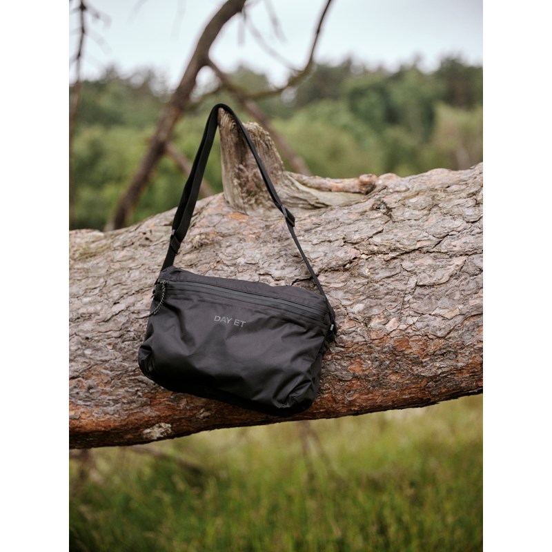 DAY ET<br>Crossbody Day RE-No Rain Camer