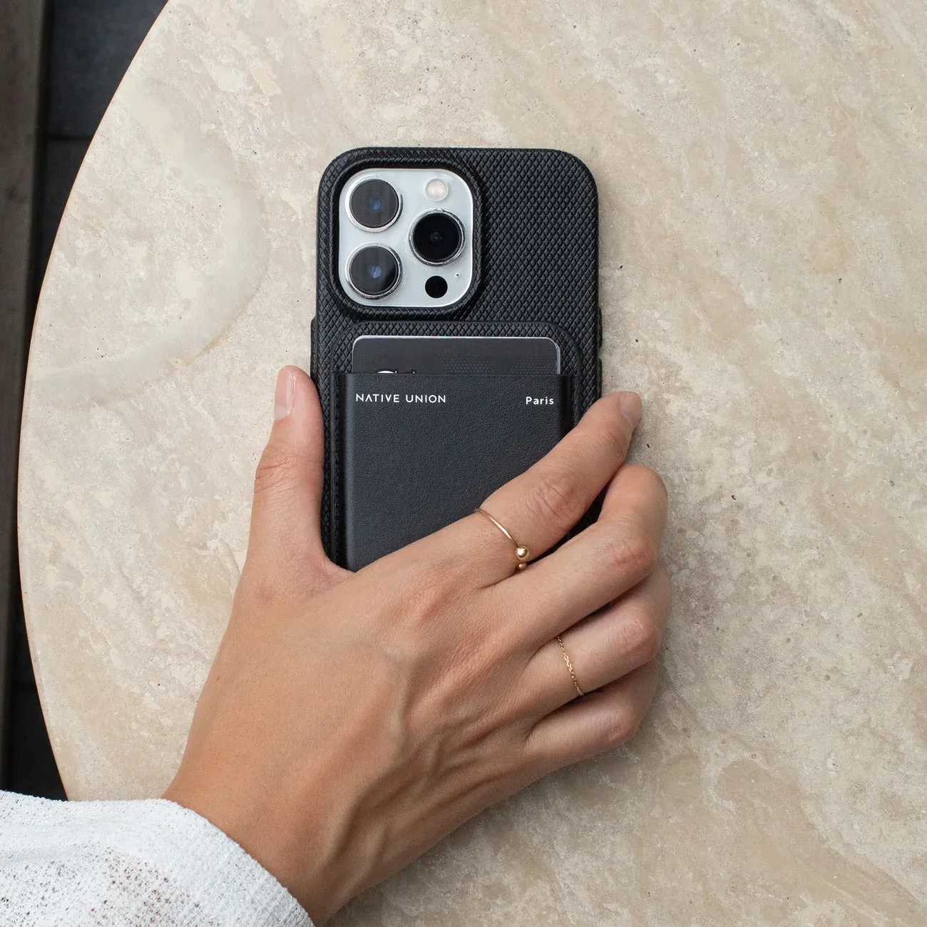 Coque (Re)Classic iPhone 15 Native Union
