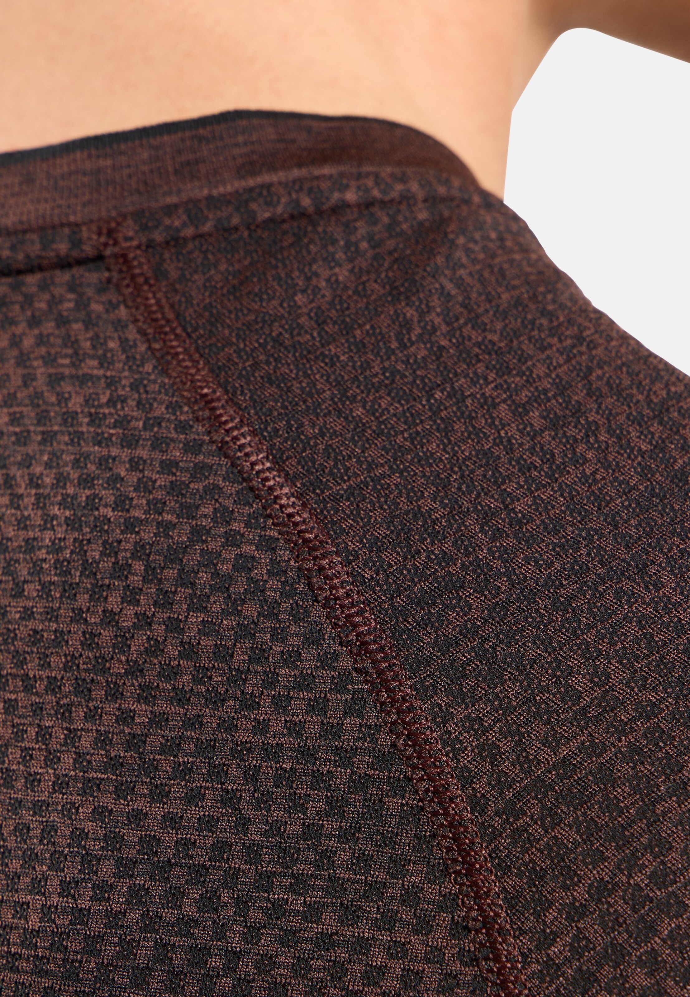 Essentials Seamless Langarm-Laufshirt in fudge melange