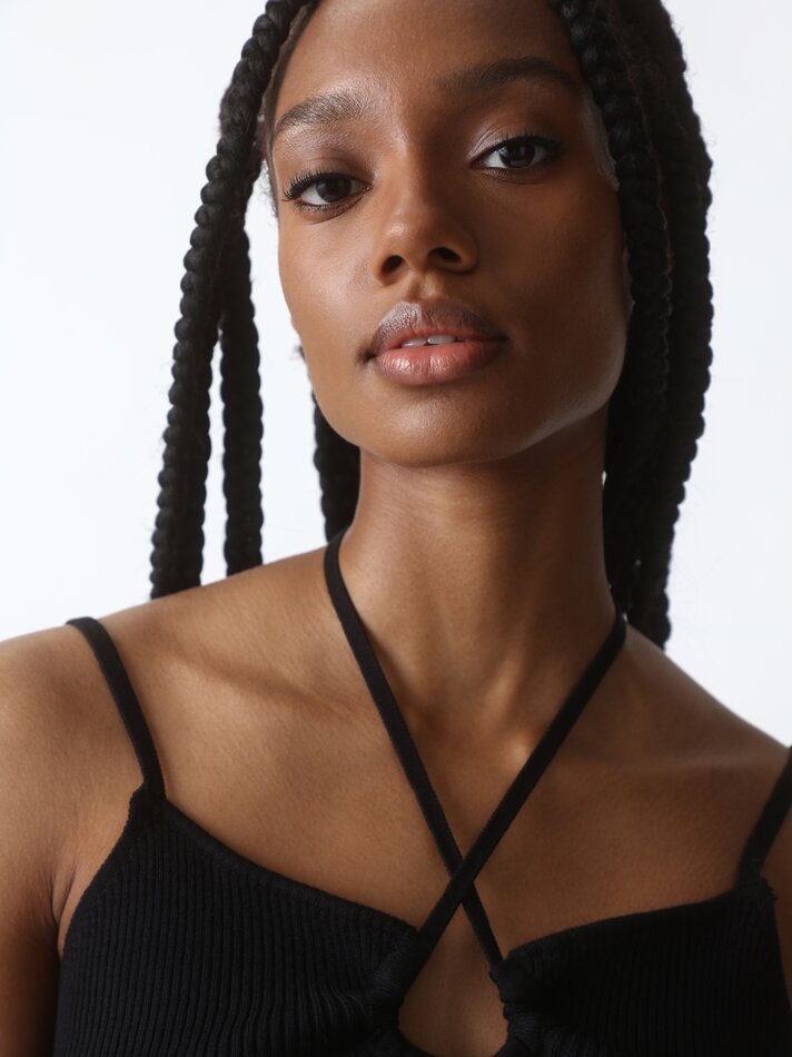 Top cropped canelado - Preto