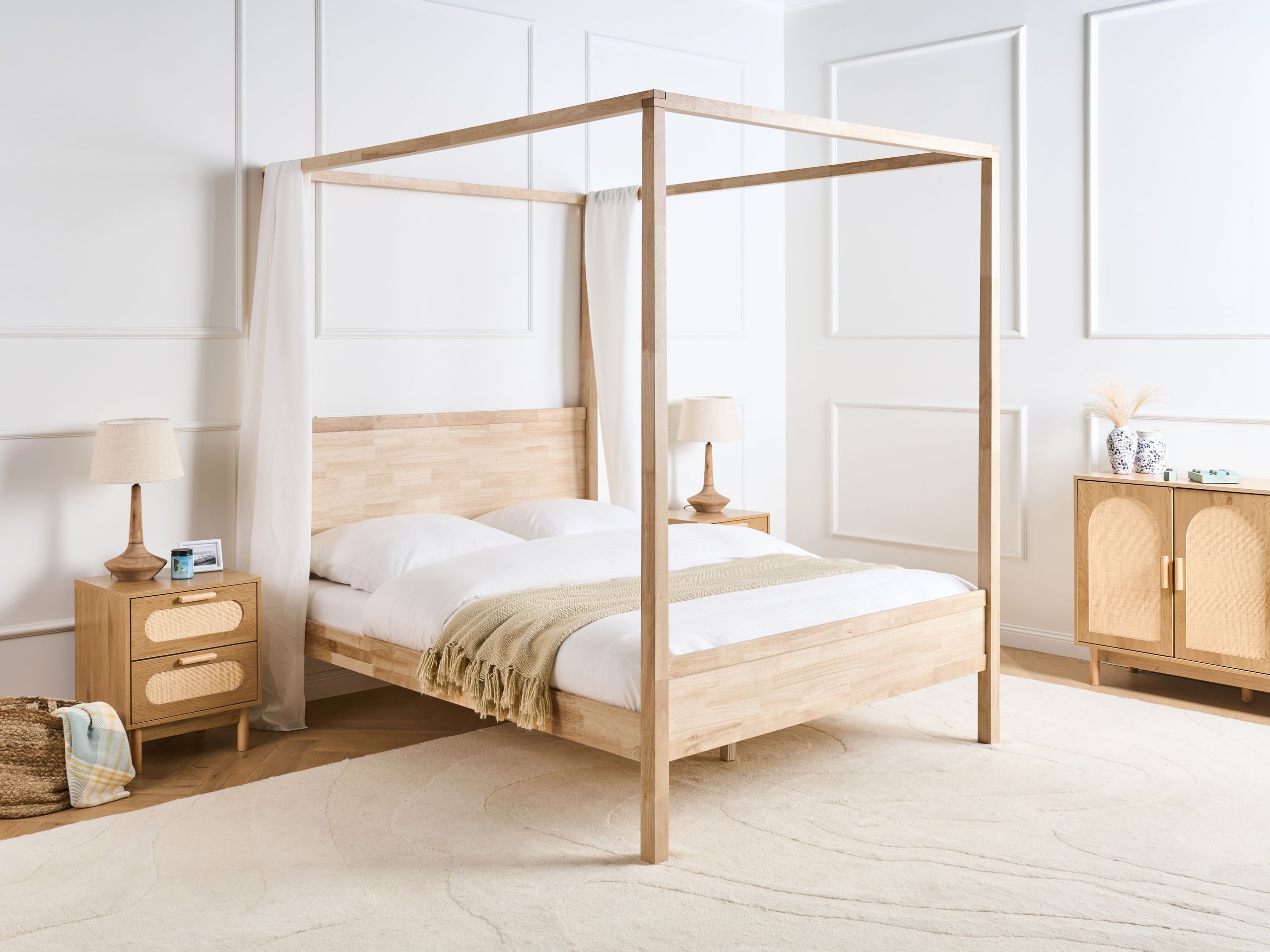 Beliani-HAUTERIVES-Hemelbed-Lichtbruin-160 x 200 cm-Rubberhout
