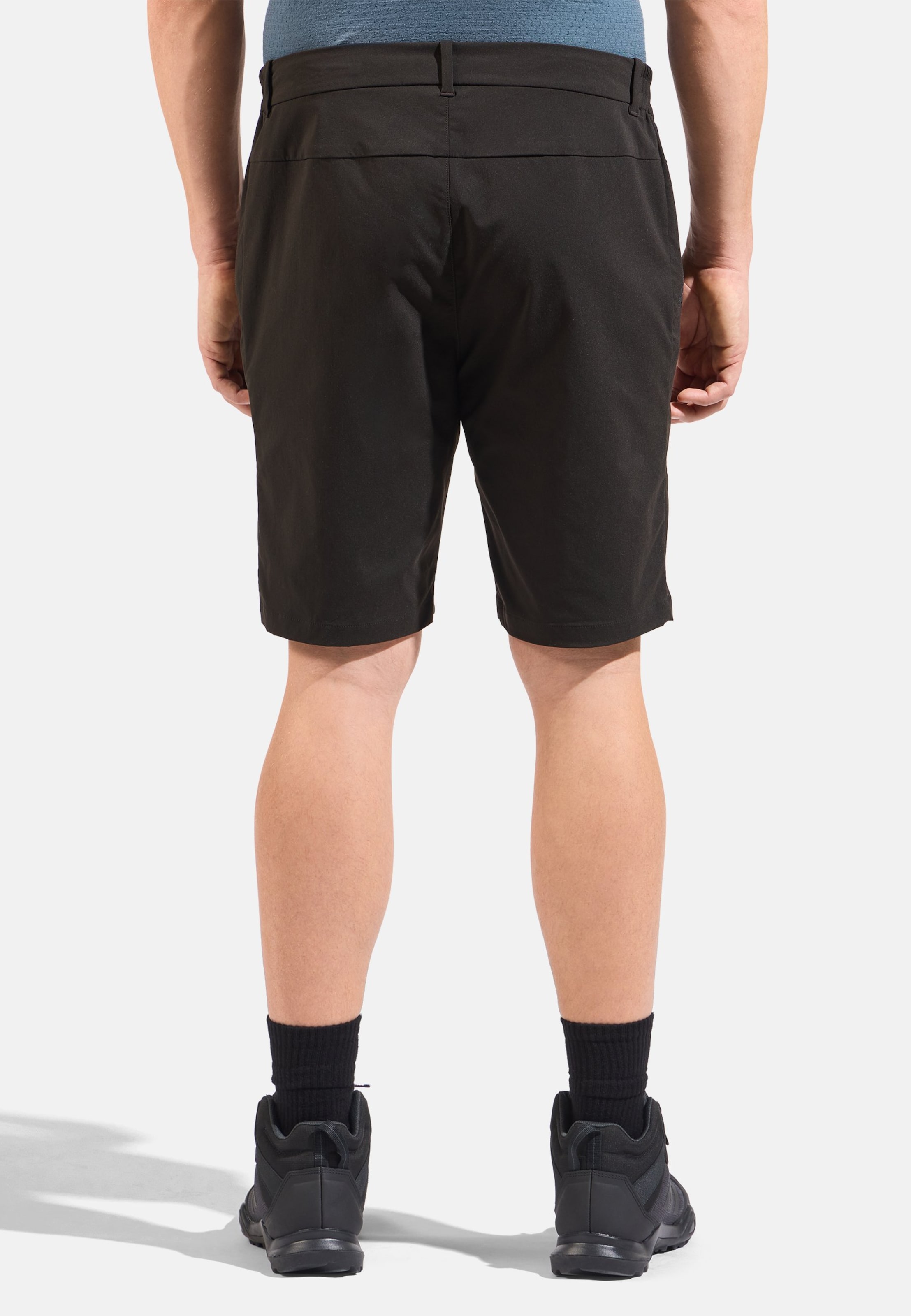 Ascent Light Wandershorts in black