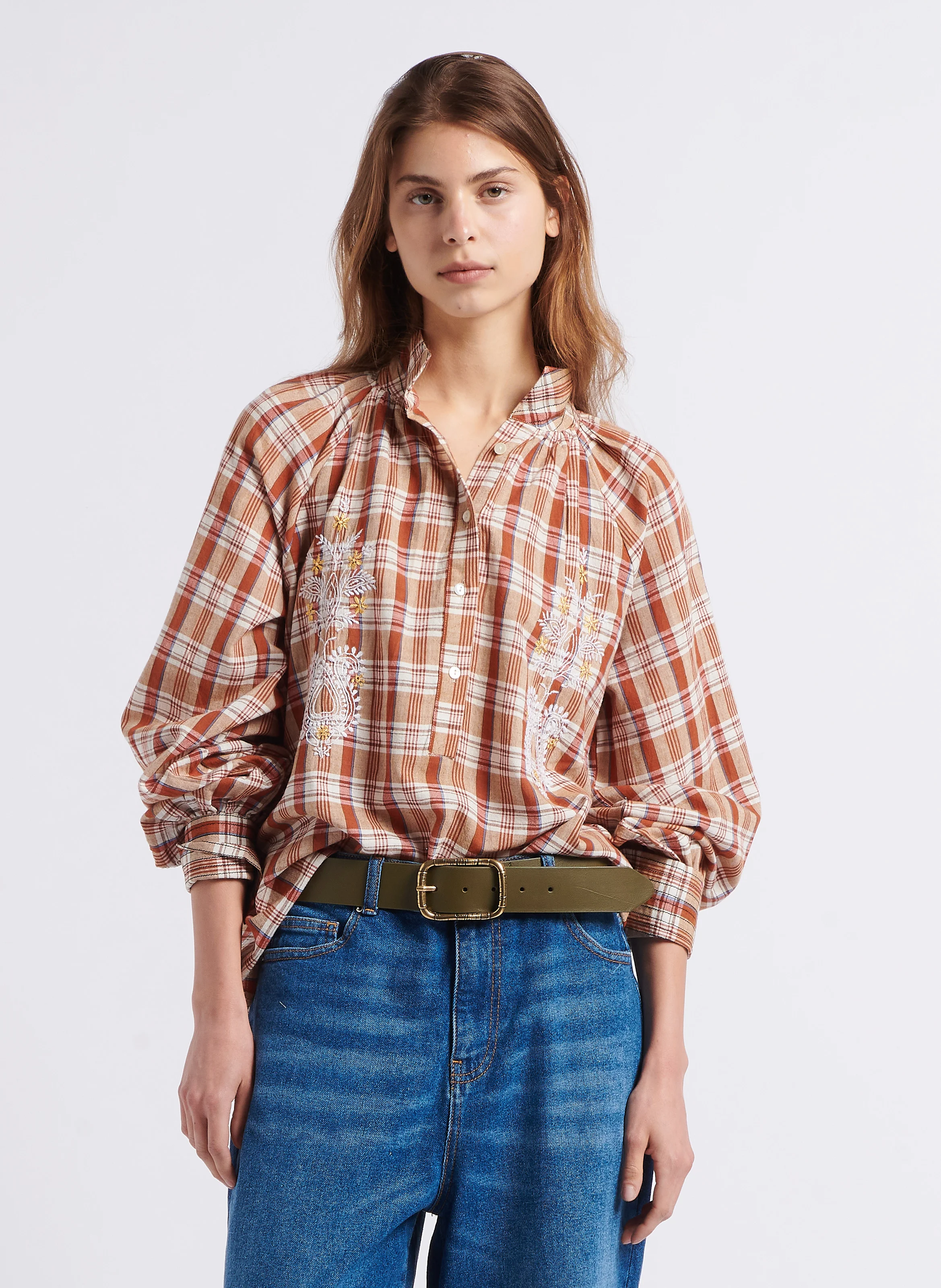 SURPRISE - Blouse col montant à carreaux en coton | Marron