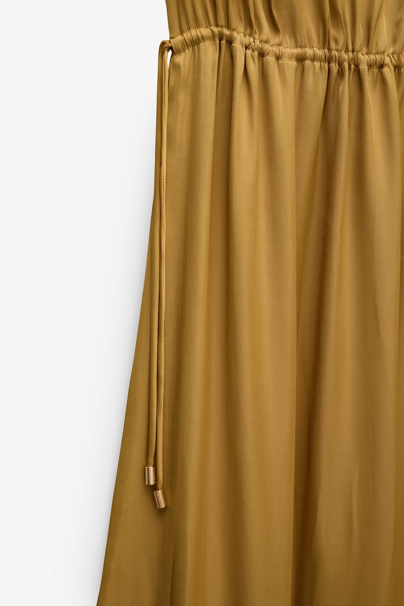 VESTIDO FLUÍDO COM ATILHOS