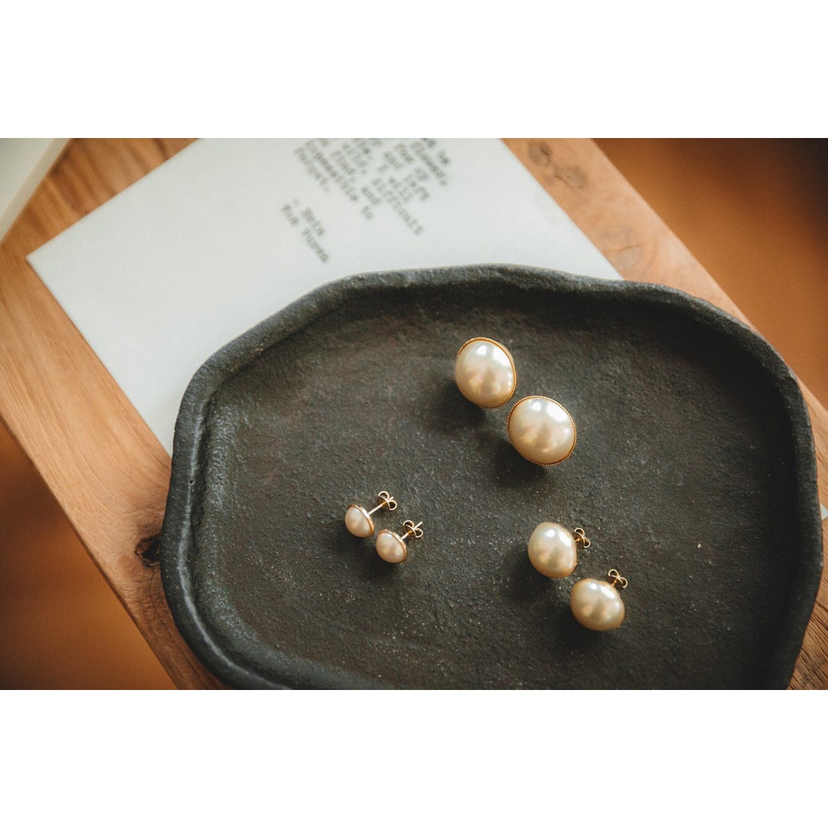 maxi boucles d'oreilles puces perles doré à l'or fin - NÉLYA