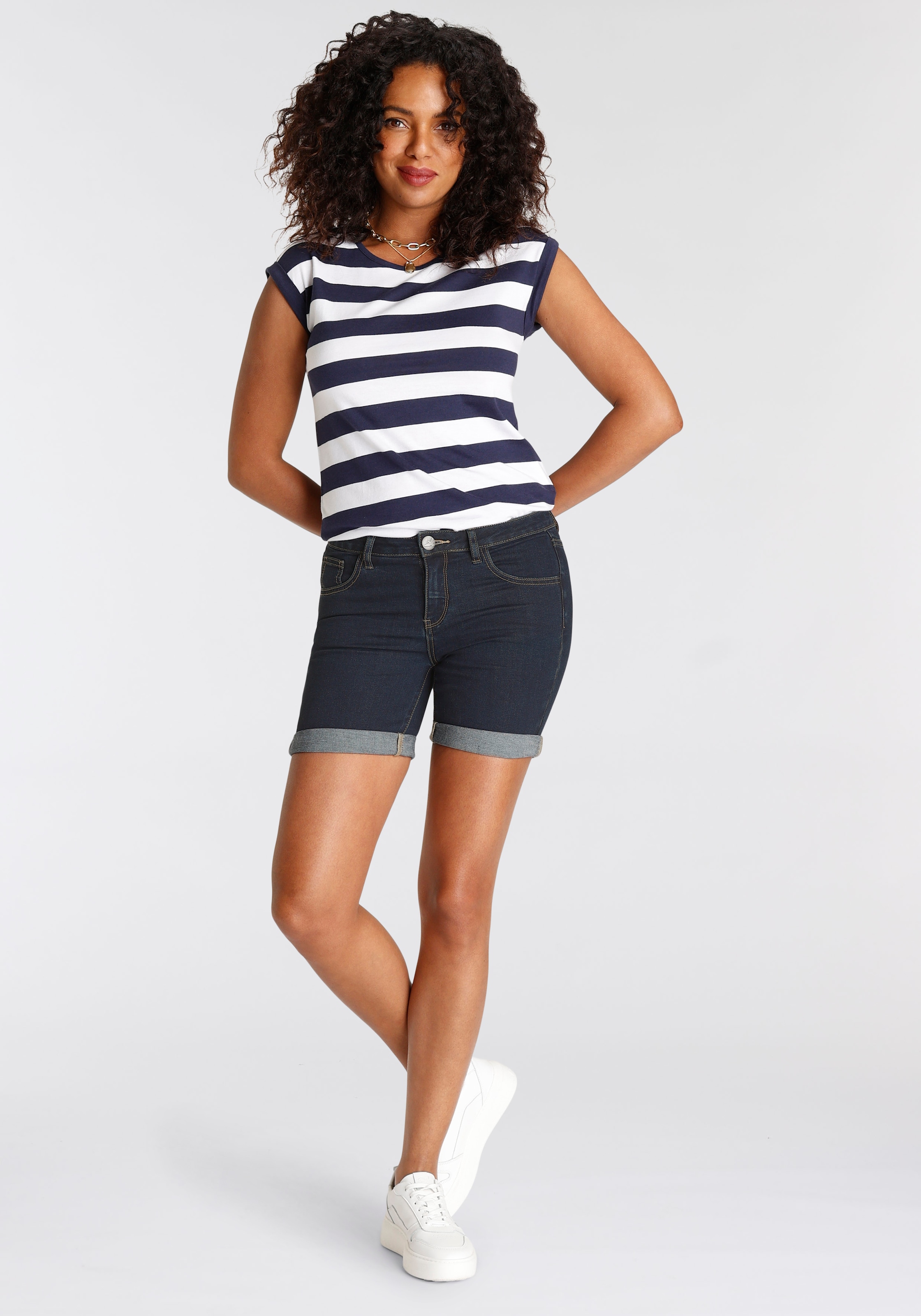 Arizona Jeansshorts »Ultra-Stretch«, extra eng geschnitten,  krempelbare Beinabschlüsse