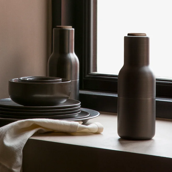 Audo - Bottle Grinder Salz- und Pfeffermühlen Set, ash / carbon (Edelstahldeckel)