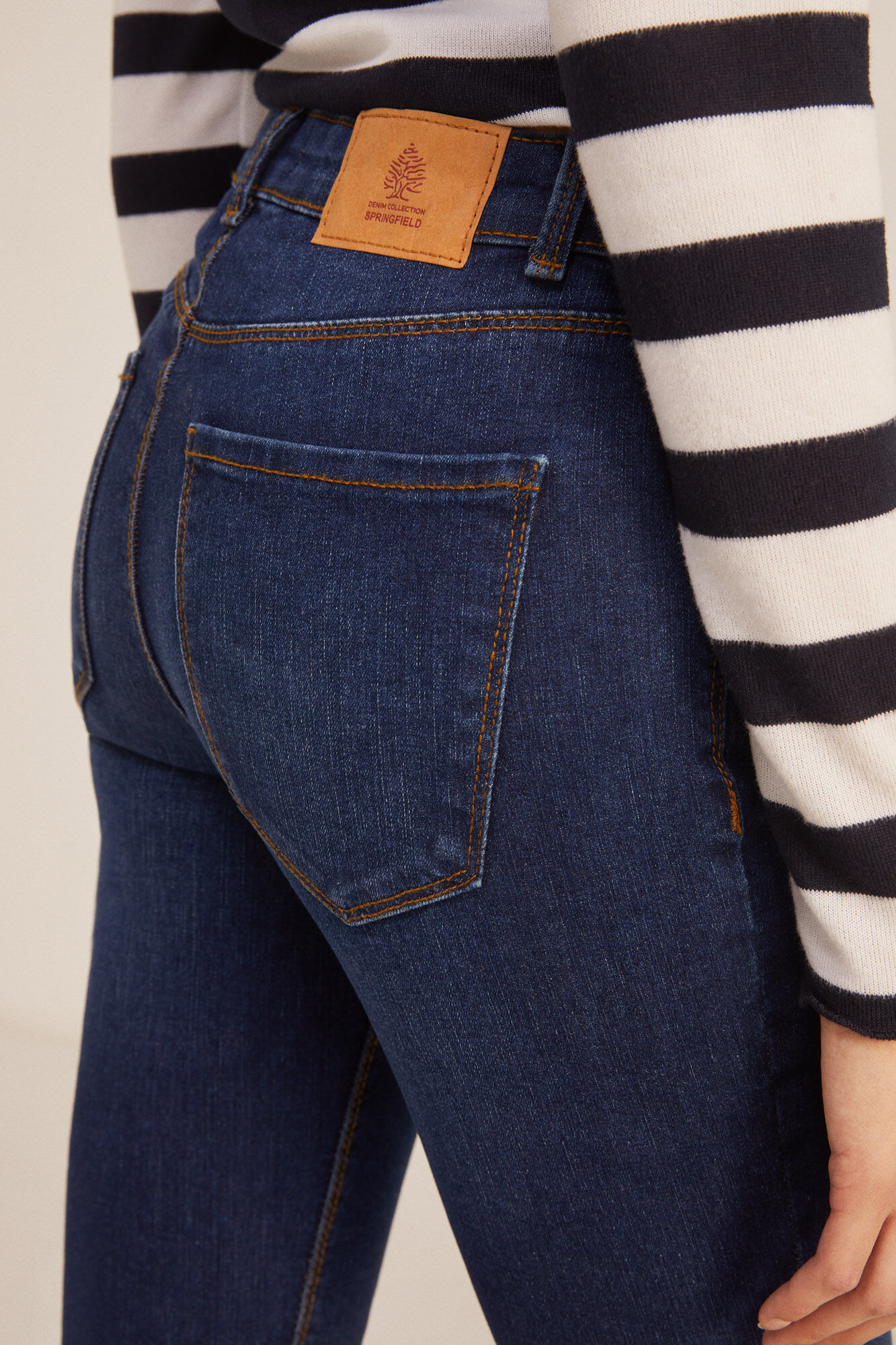 Calça jeans slim com lavagem sustentável - azul médio
