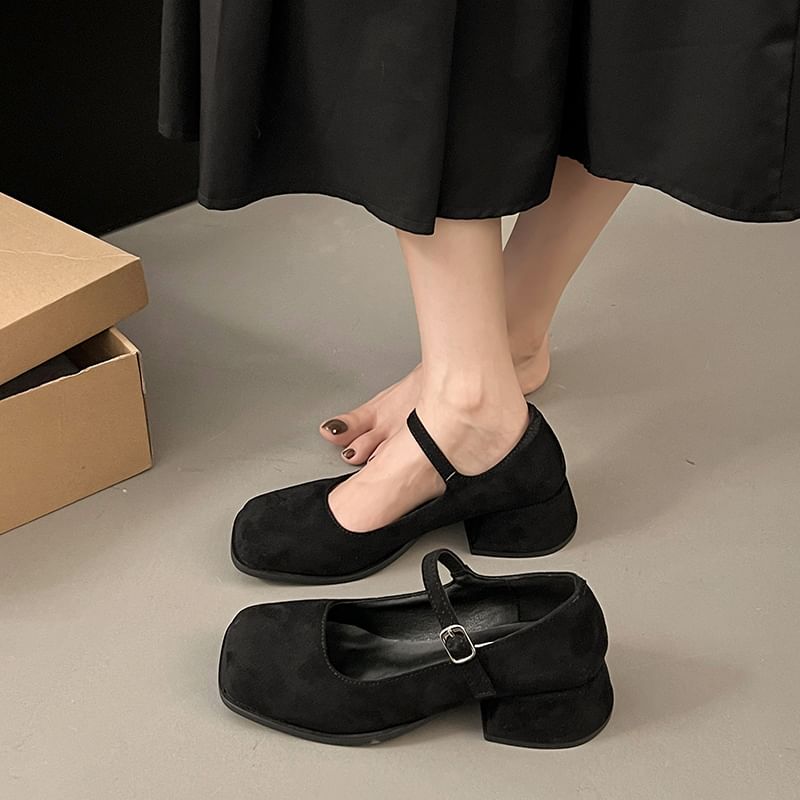 Nikao - Mary Jane-schoenen met vierkante neus en dikke hak