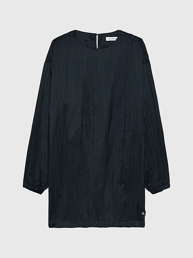 Vestido plissado de corte folgado