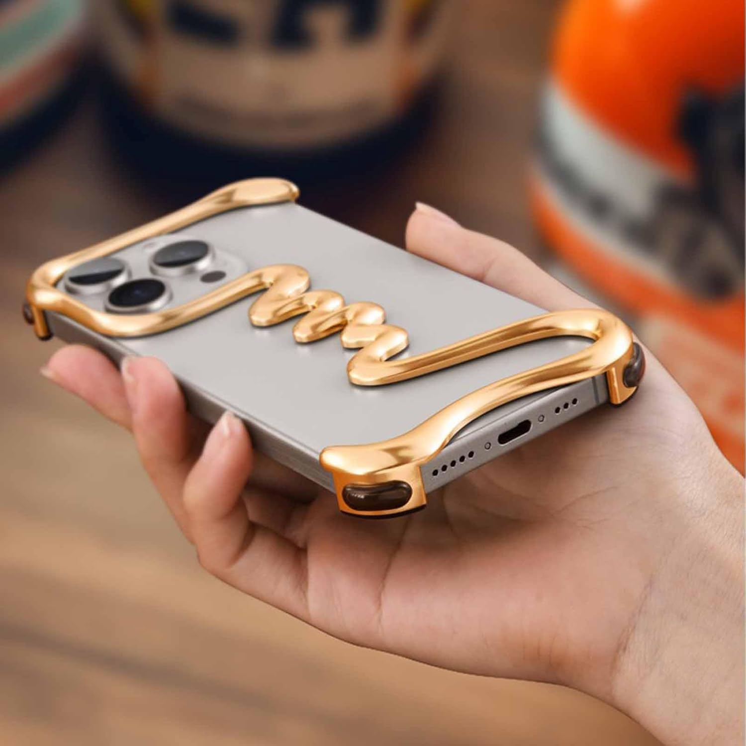 iPhone 15 Pro Alu Slim Case Hülle mit Rahmenlosen Schlangen Bumper mit Air Cushion Fallschutz - Gold