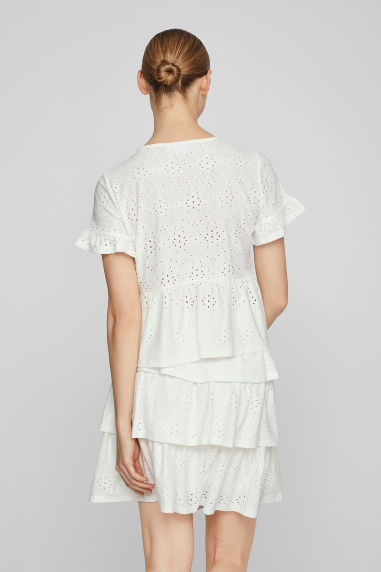 Blusa de manga curta com detalhes vazados - Branca