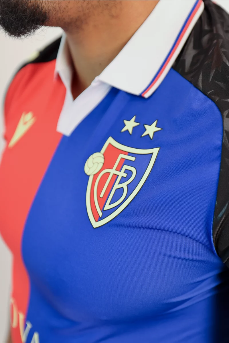 Macron FC Basel Home Replica Herren Fussballtrikot 2324