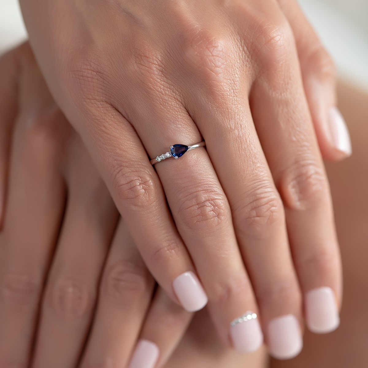 Bague ADEN Or 585 Blanc Saphir et diamants 1.176grs