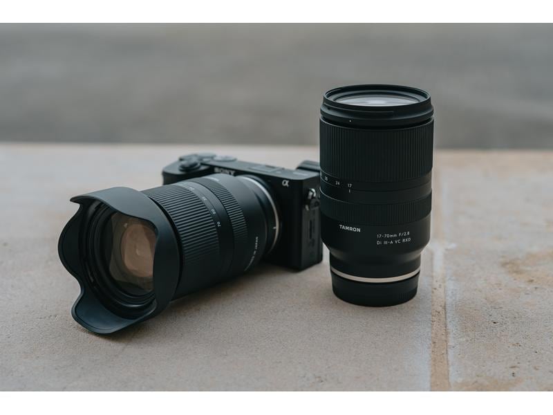 Tamron Zoomobjektiv AF 17-70mm F/2.8 Di III-A VC RXD Sony E Innovatives Zoomobjektiv mit hoher Bildqualität