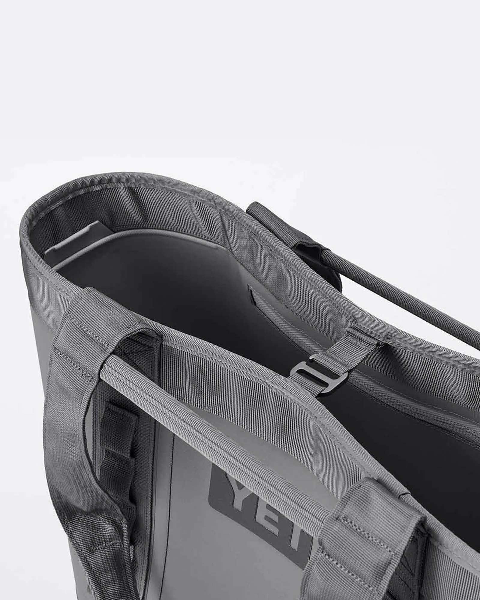 YETI Camino Carryall 35 2.0