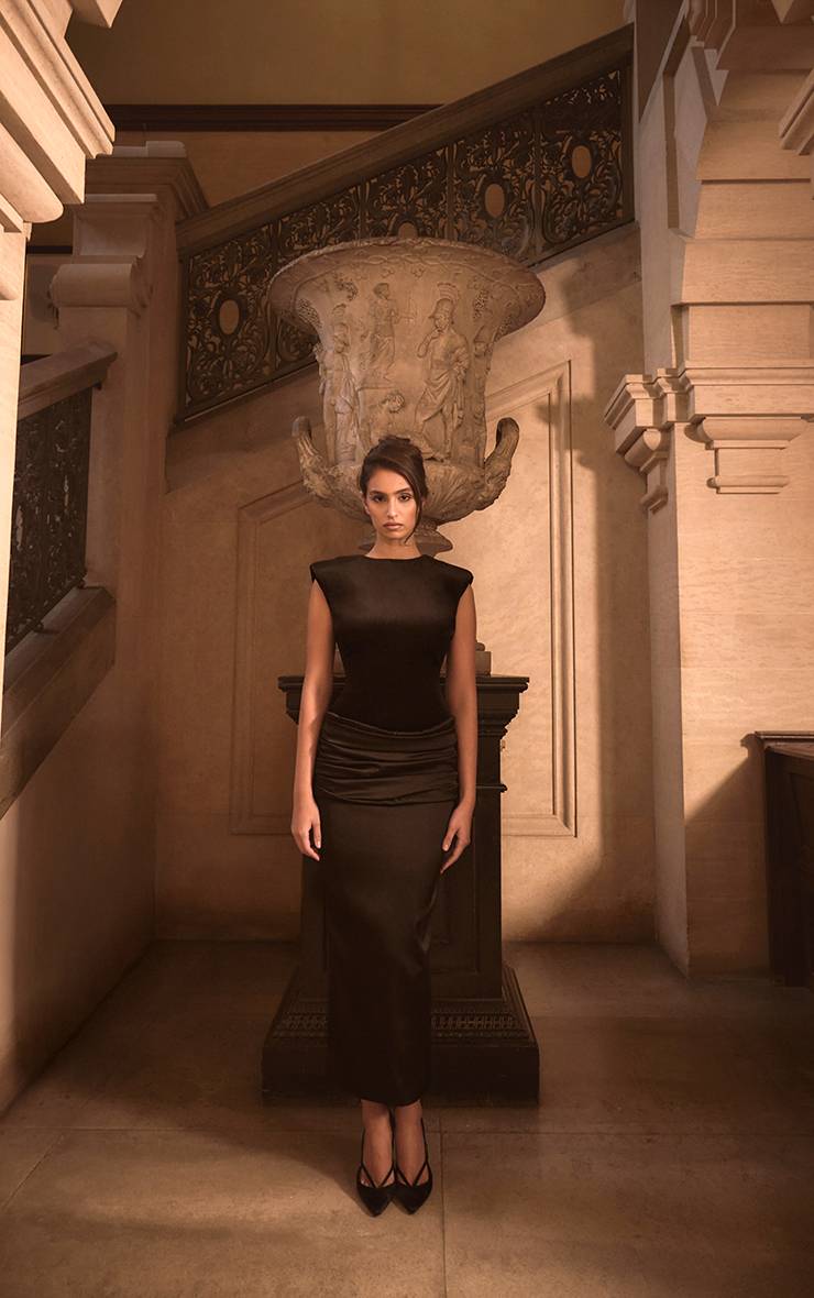 Noir Robe Mi-longue En Satin Froncé À Épaules Marquées En Velours PLT Label