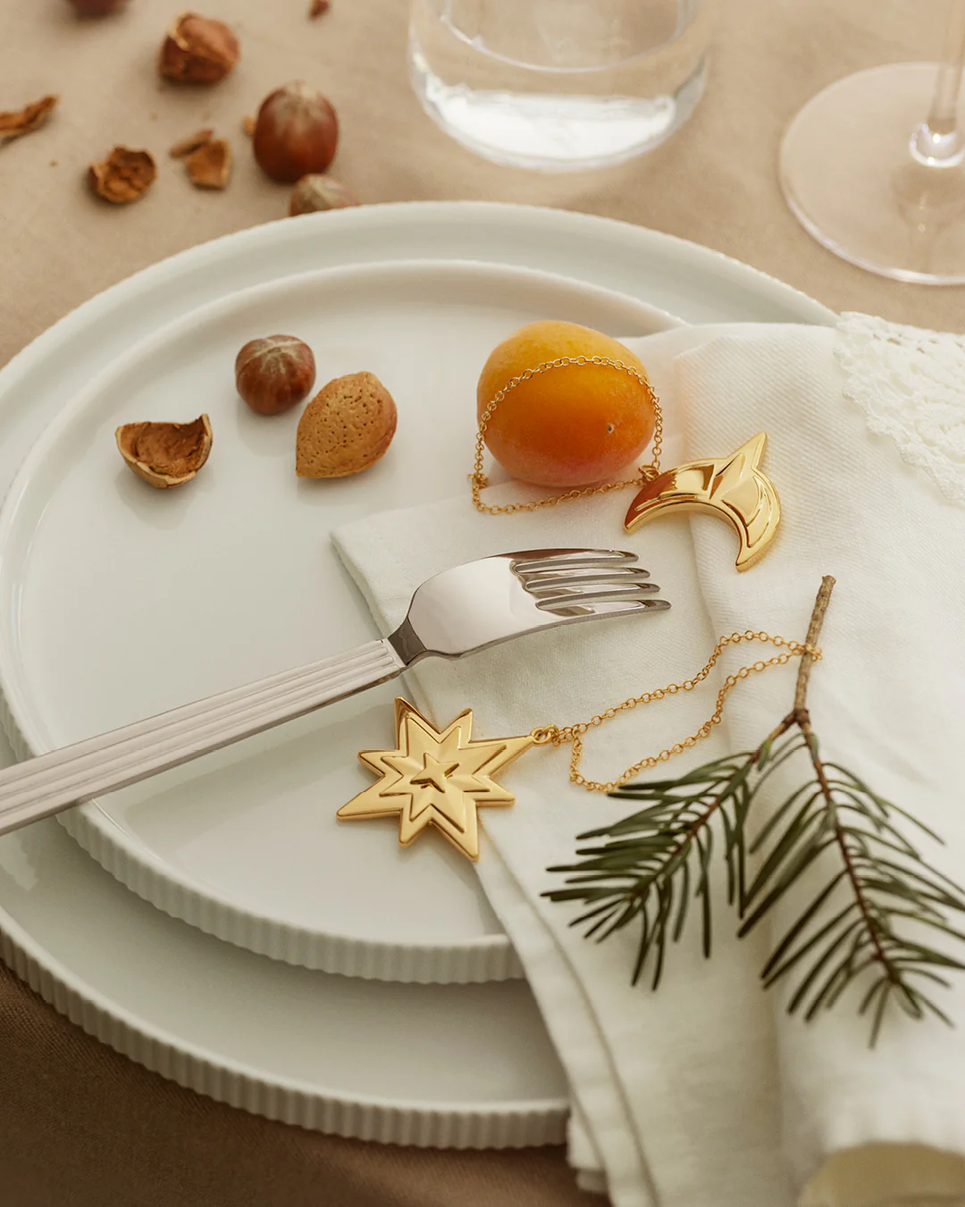 Georg Jensen  2024 juleophæng, måne m/kæde - forgyldt