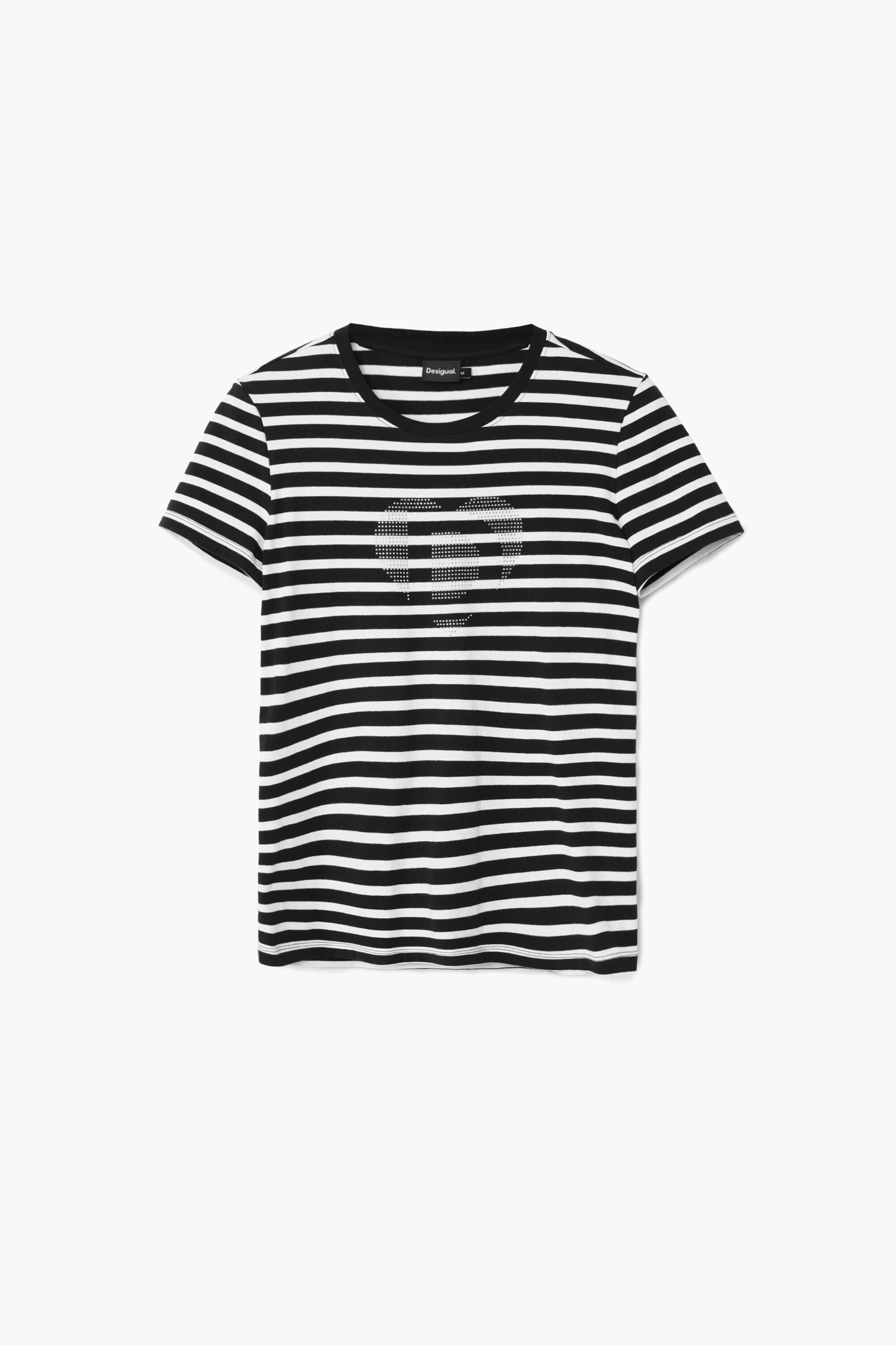 Camiseta listrada com corações