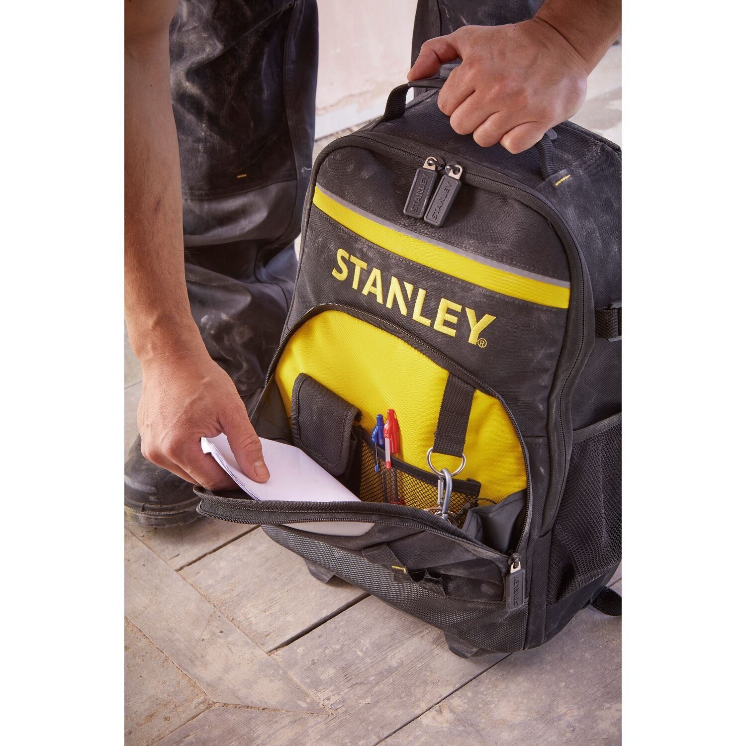Stanley STST83307-1 Gereedschapsrugzak met wielen