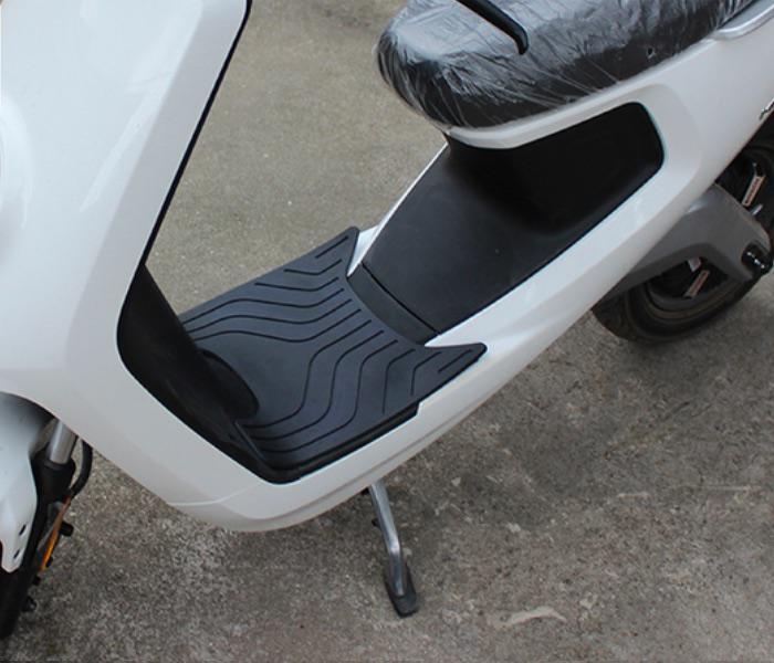 Tapis Repose Pieds pour NIU M1