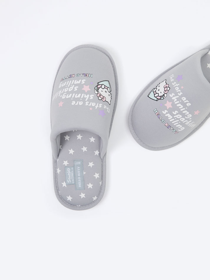 Chinelo Hello Kitty ©Sanrio - Cinza