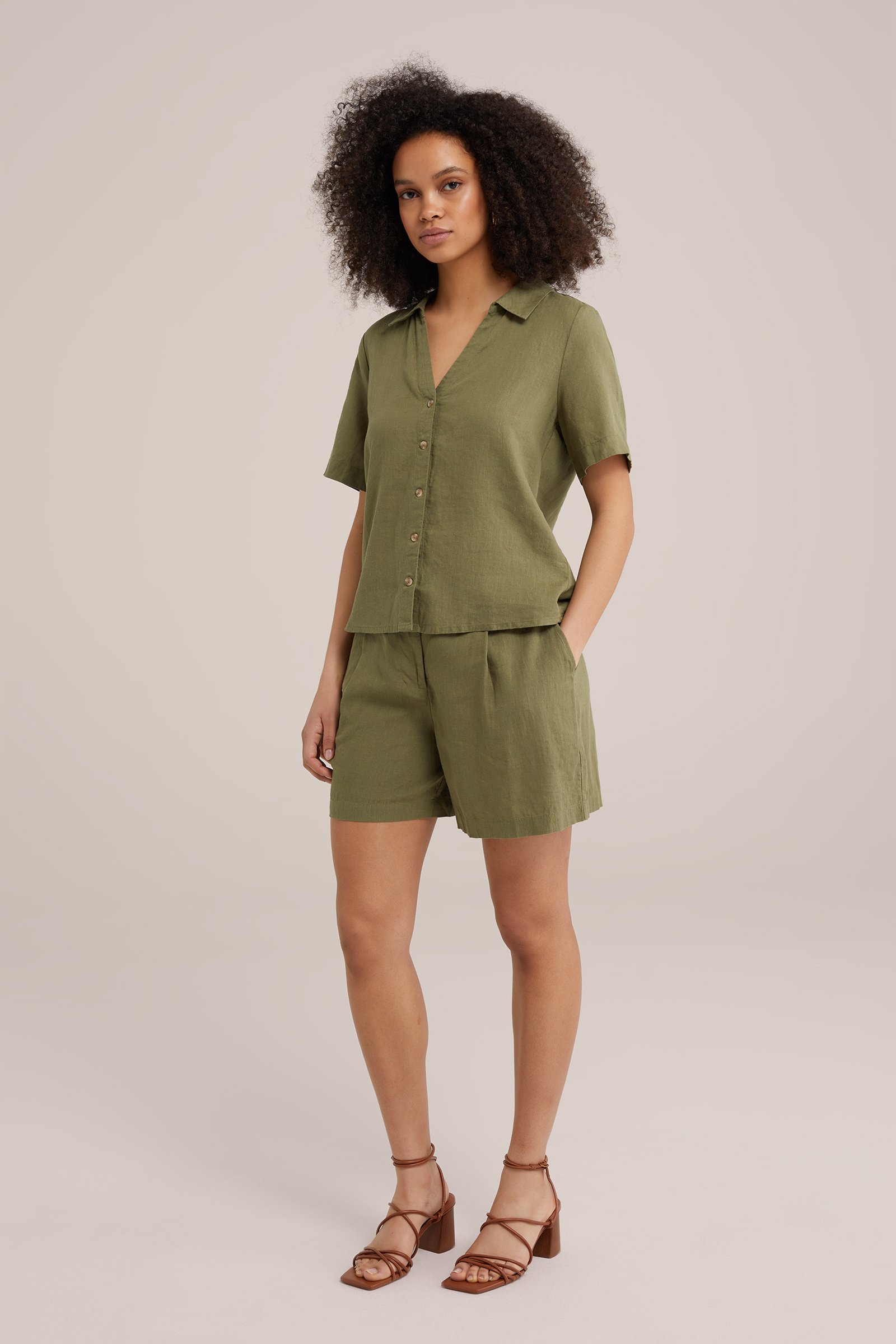short van linnenmix WE Fashion Olijfgroen