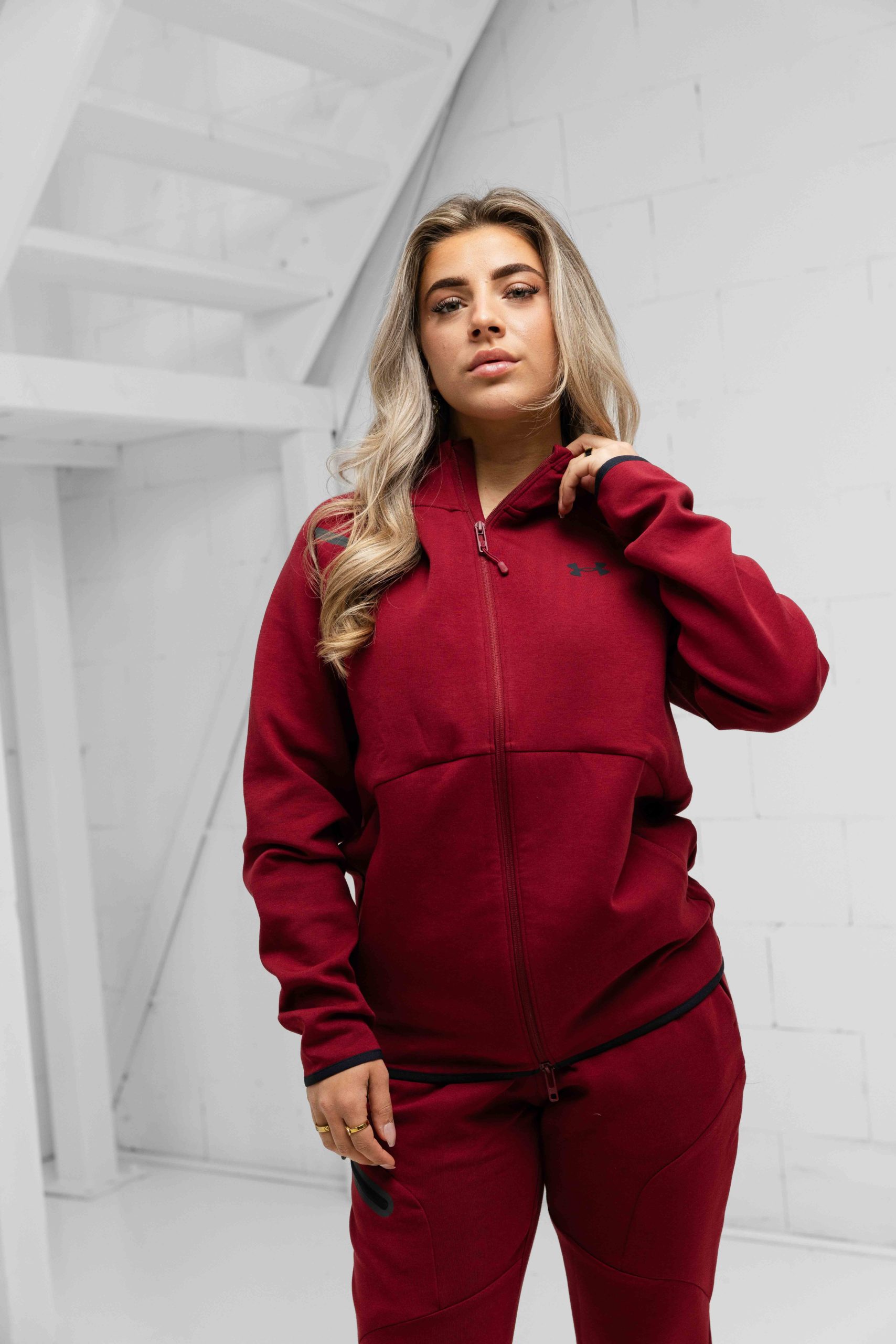 Under Armour Unstoppable Fleece Trainingspak Dames Donkerrood