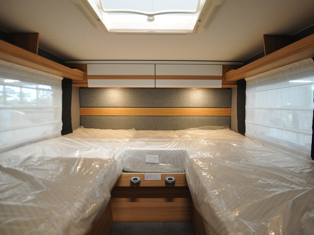 Dethleffs Just T7052 EB (1)2023 camper