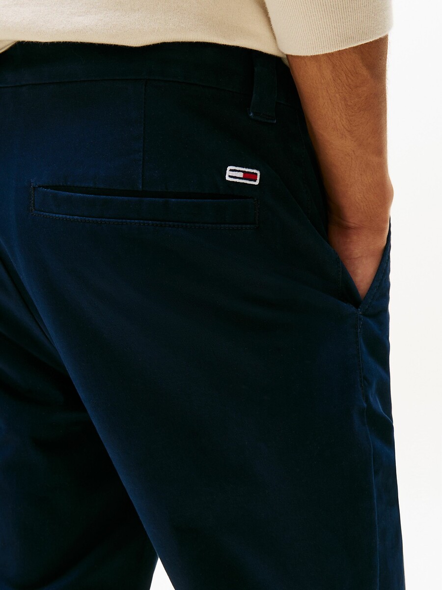 TOMMY JEANS<br>Chino Austin