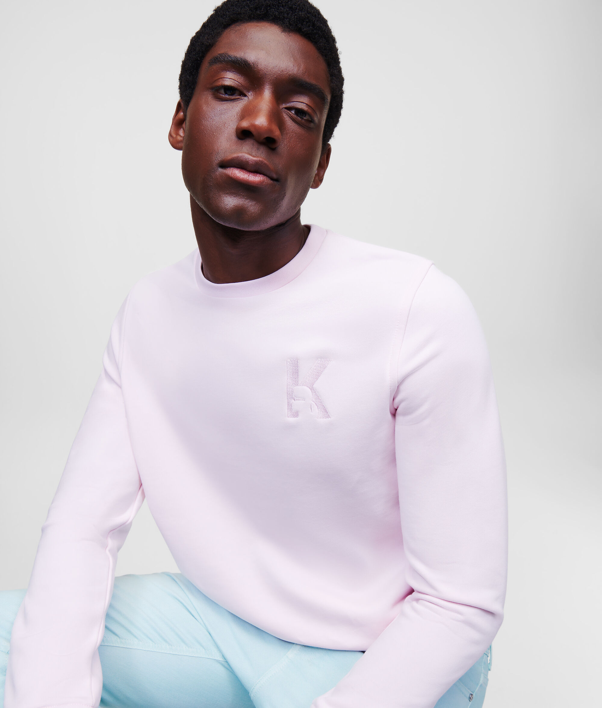 Sweat-shirt avec logo brodé