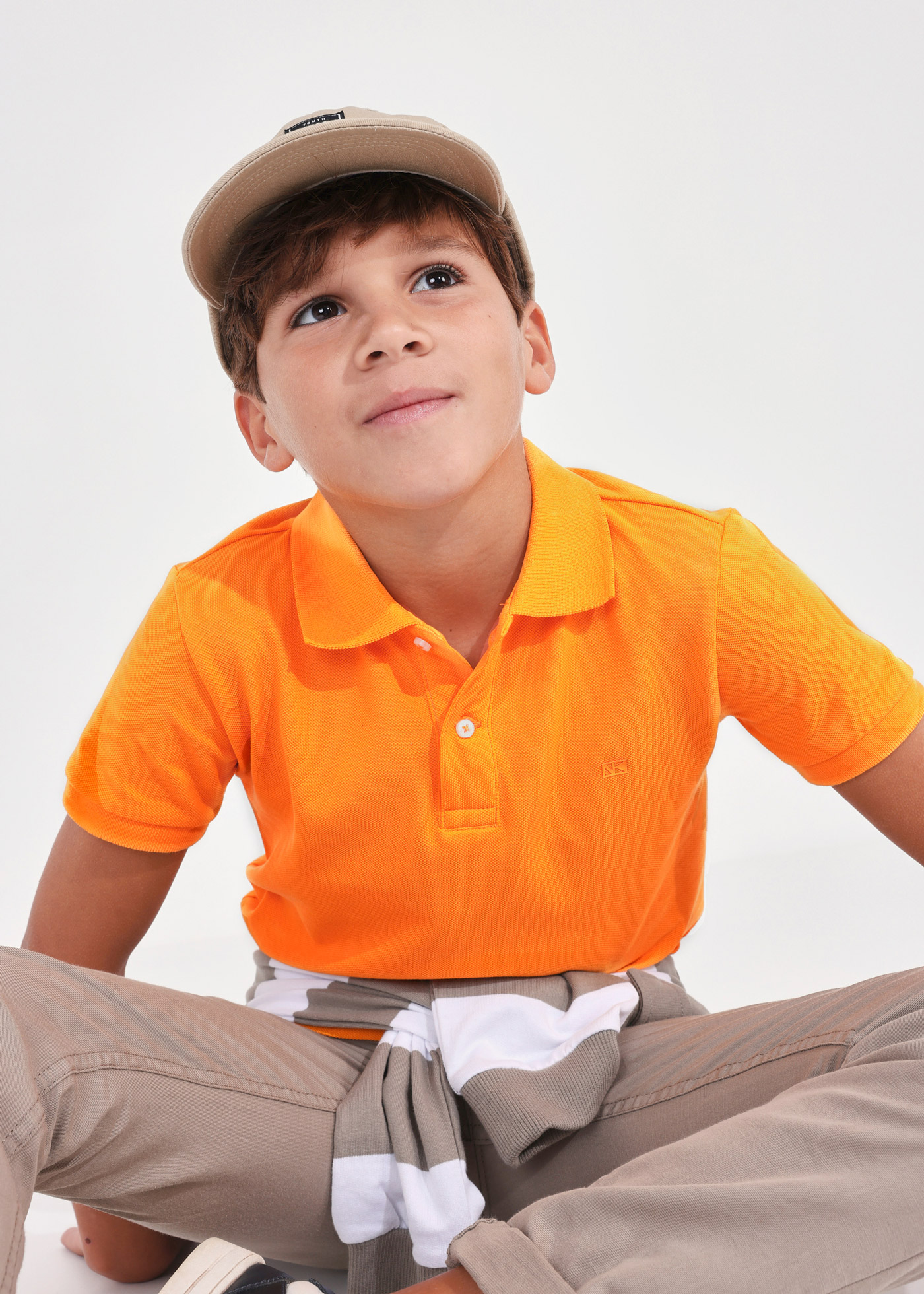 Camisa polo de manga curta em algodão sustentável para meninos