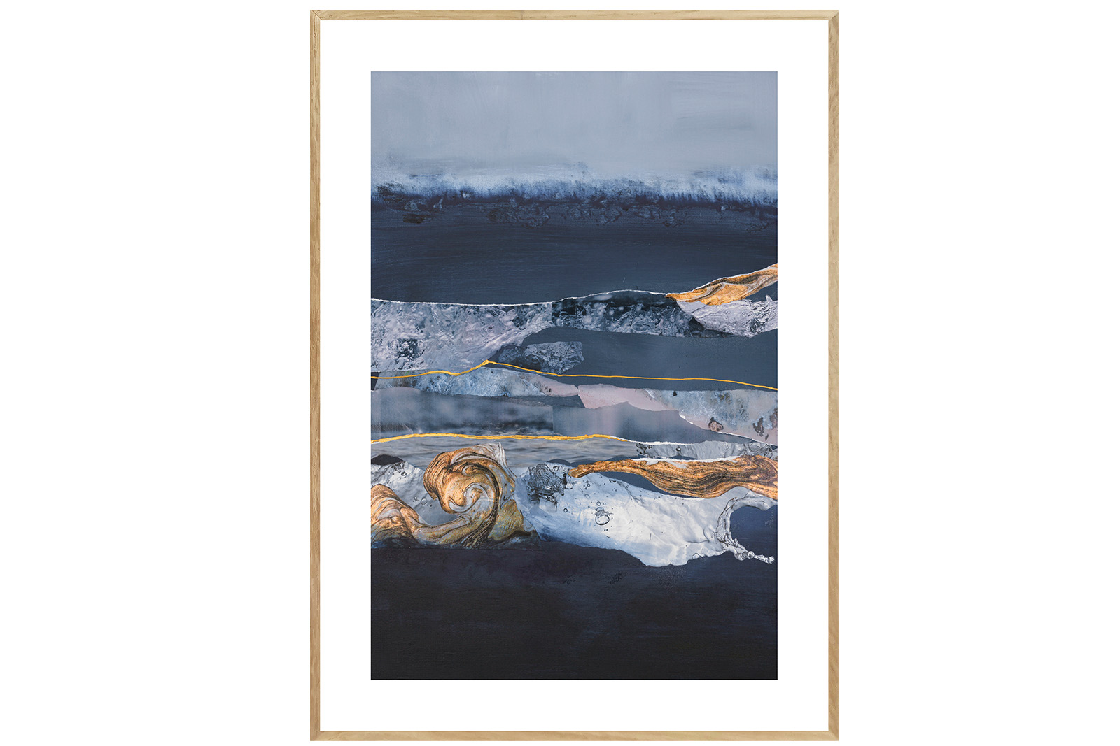 Newline Element Water bilde Kunstnerisk poster av havet i blåtoner med eik ramme. 50x70 cm