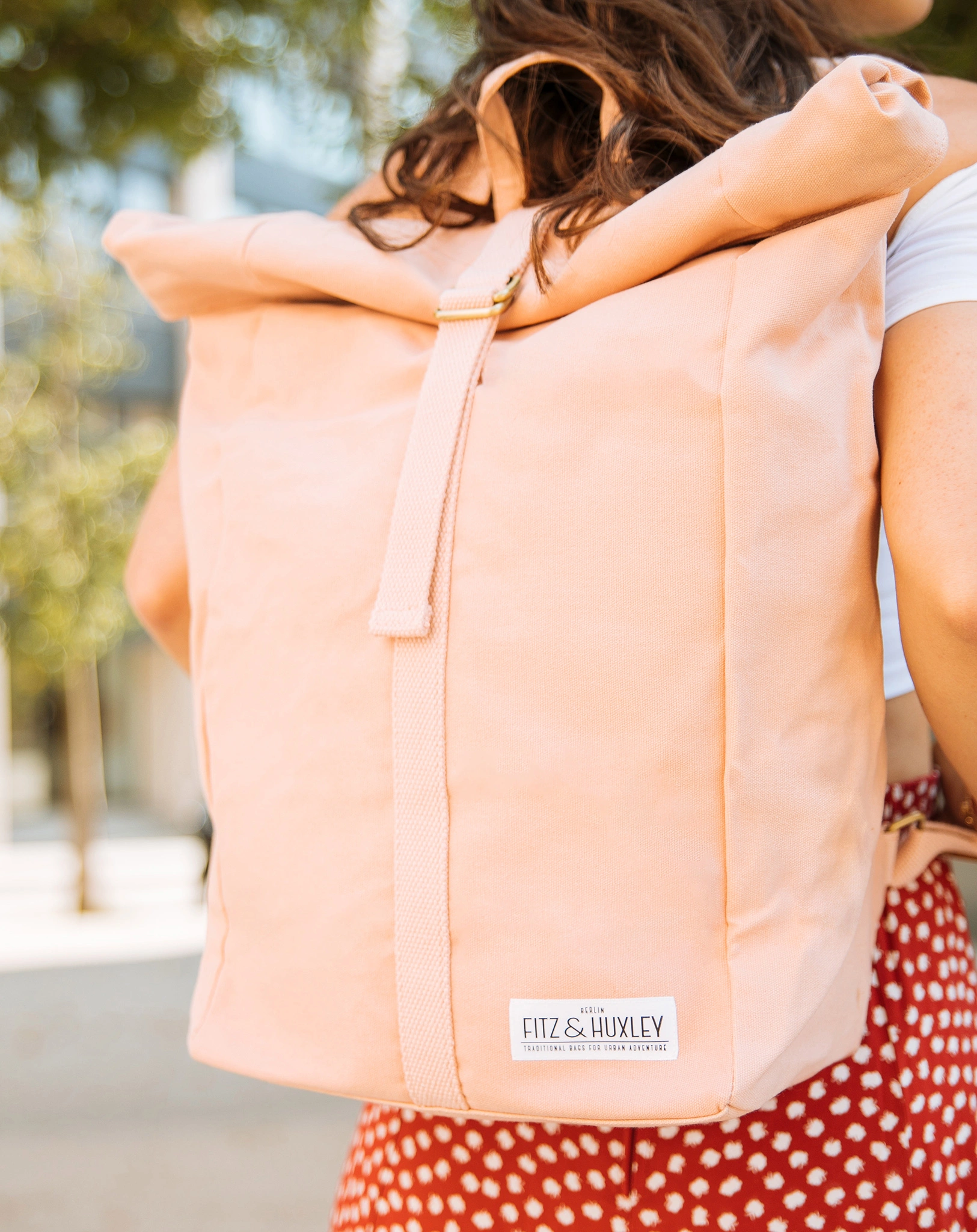 Fitz & Huxley Rolltop-Rucksack CONVEYOR 21l, vegan, rosa