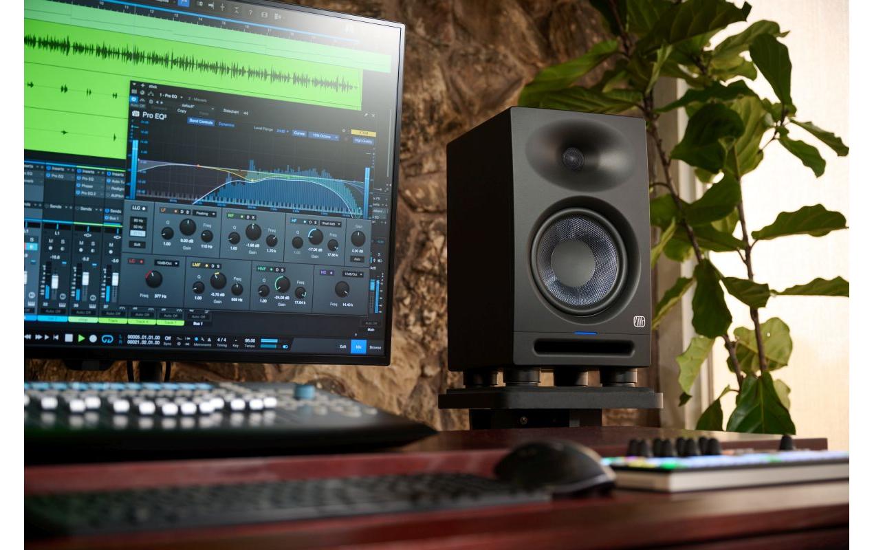 Studiomonitor Eris Studio 8 Schwarz<br>Aktive 8-Zoll 2-Wege-Studiomonitore mit EBM Wave Guide