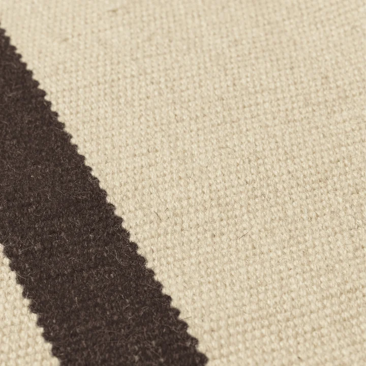Ferm Living - Calm Kelim Wollteppich, 140 x 200 cm, off-white / coffee