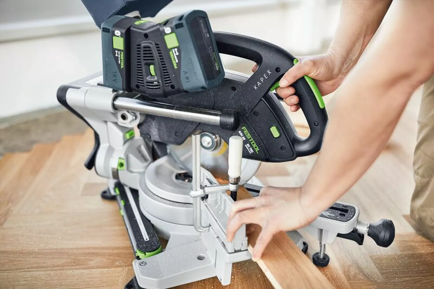Festool KSC 60 EB-Basic KAPEX 2x18V Li-ion Accu afkortzaag met extra zaagblad