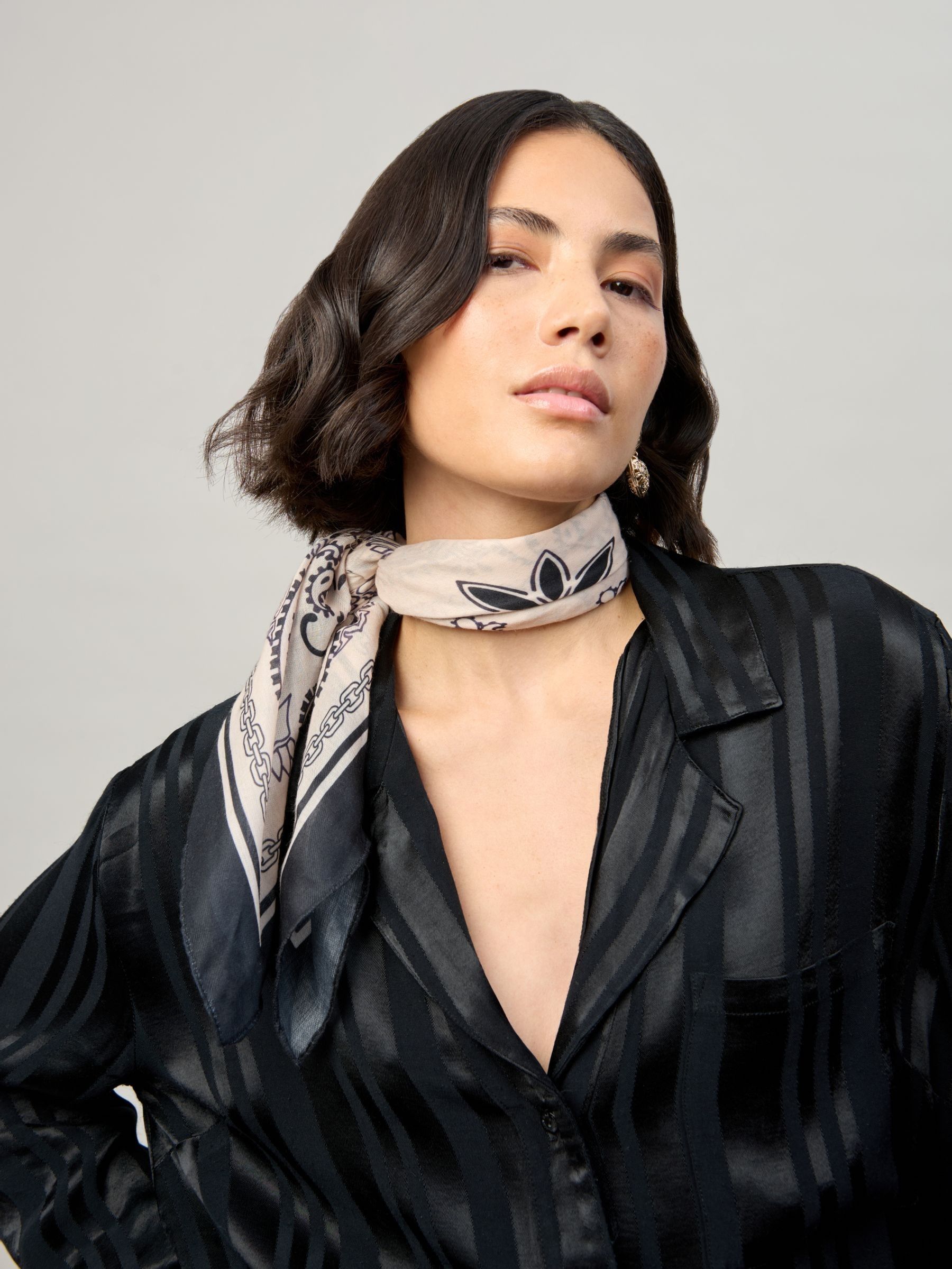 Aela Modern Western Black Scarf