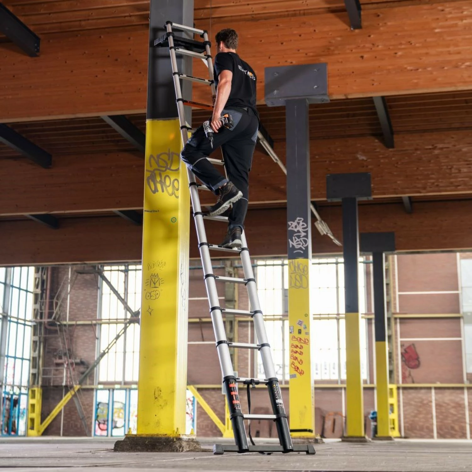 Batavia 7064831 Giraffe Pro Telescopische ladder met Hoekindicator, SoftClose & AntiSlip - 4.15m - 14 sporten