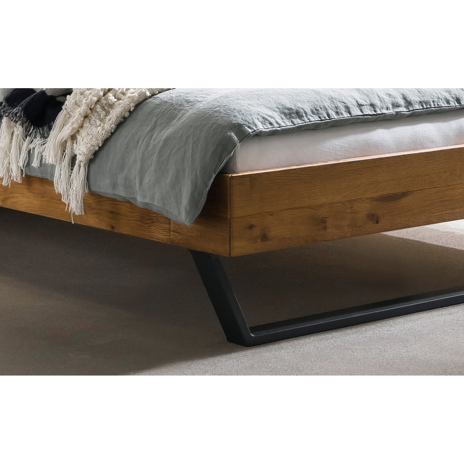 Bett Pietro 20 Wildeiche natur massiv