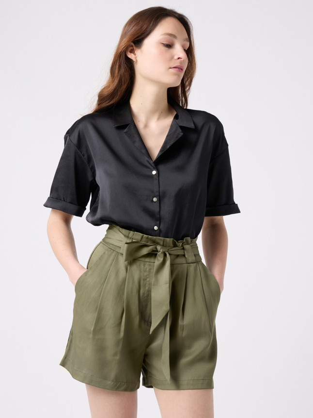 Short fluide ceinturé
