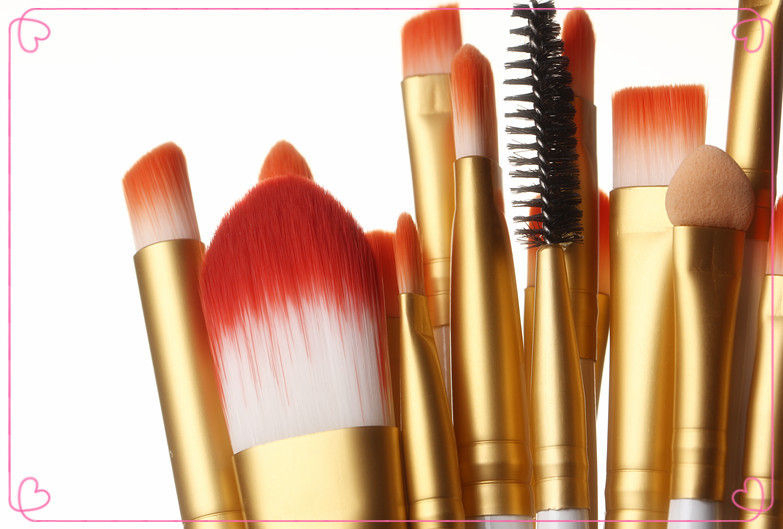 Beautrend - Set van 20: Make-upkwasten