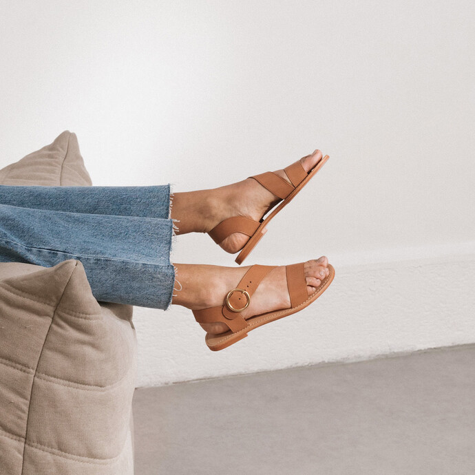 Sandales asymétriques  en cuir camel