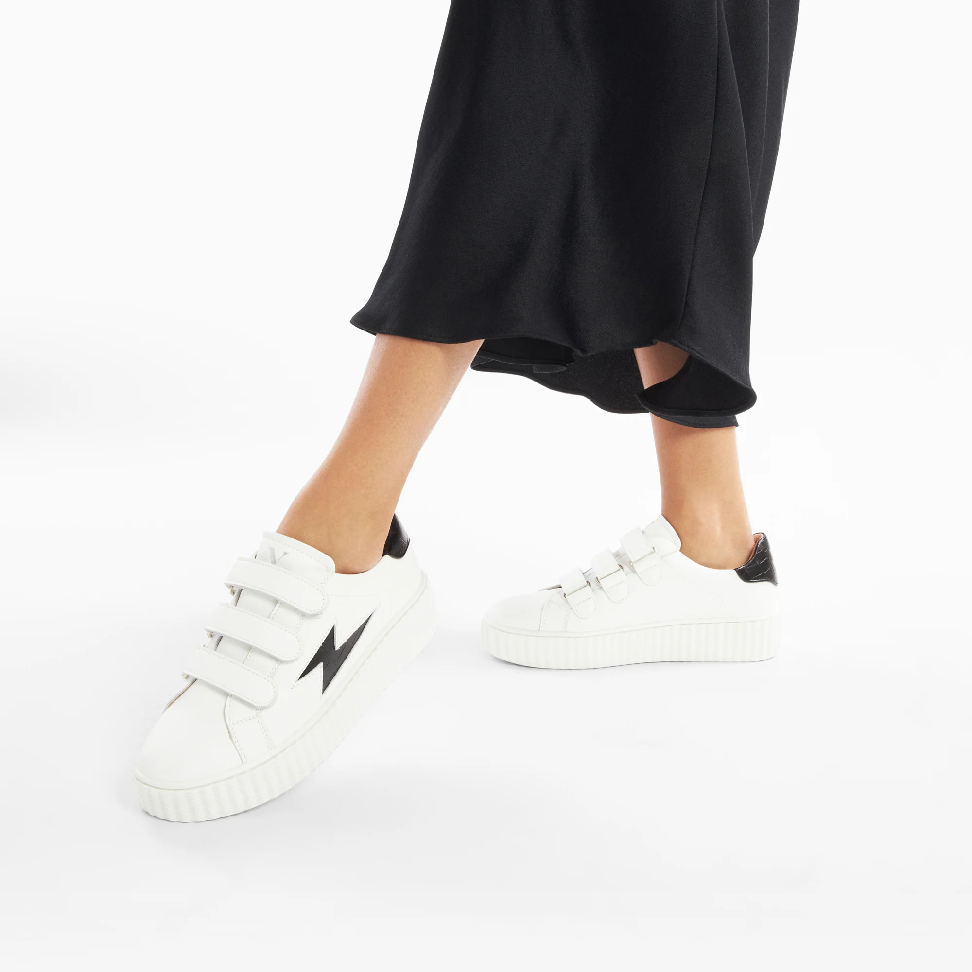 Sneakers-Baskets éclair Elsa blanc et noir croco à scratchs